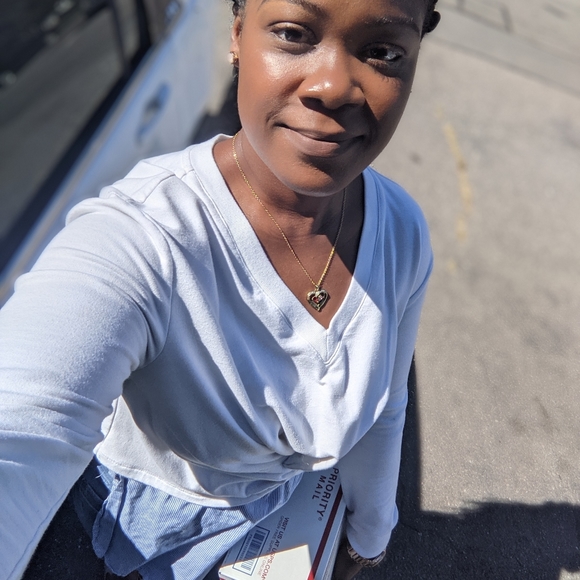 Meet your Posher, Carol - Picture 8 of 16